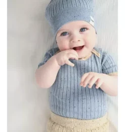 Beanie - Hug Me