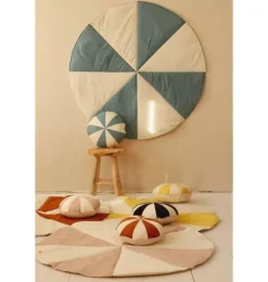 “Blue Candy” Round Patchwork Mat