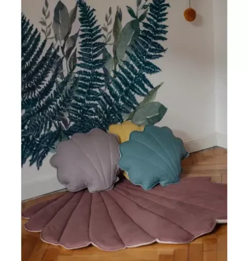 Linen “Eye of the Sea” Shell Pillow