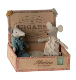 Mum & Dad Mice in Cigar Box
