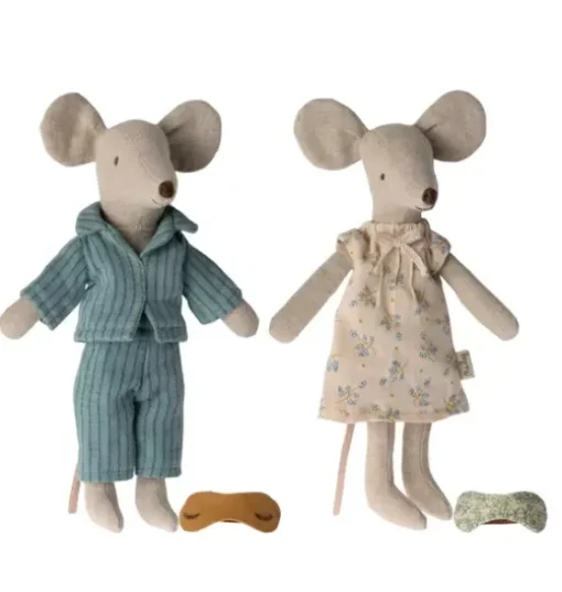 Mum & Dad Mice in Cigar Box