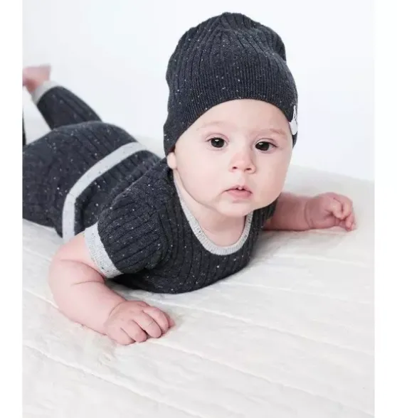 Beanie - Hug Me