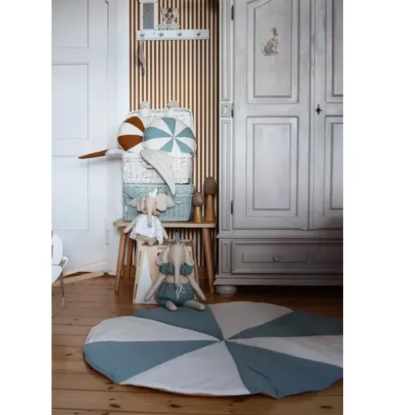 “Blue Candy” Round Patchwork Mat