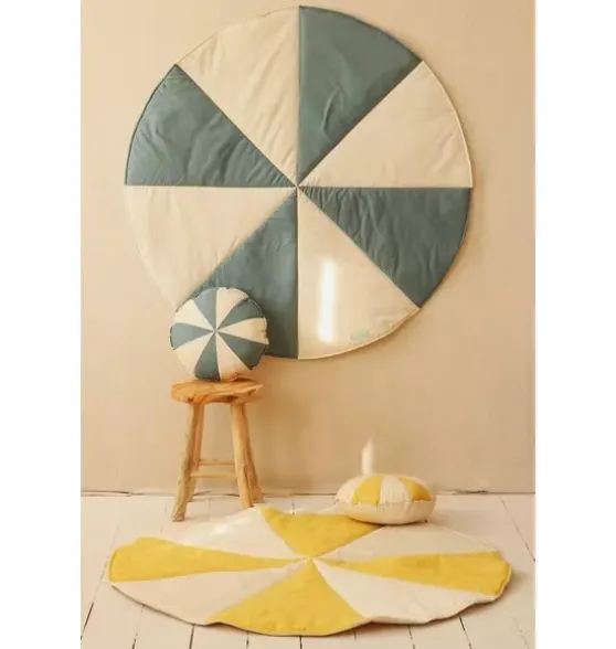 “Blue Candy” Round Patchwork Mat