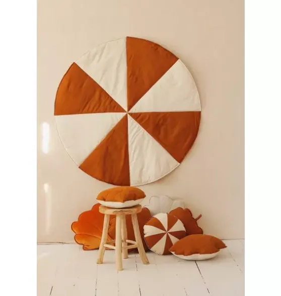 “Caramel Candy” Round Patchwork Mat