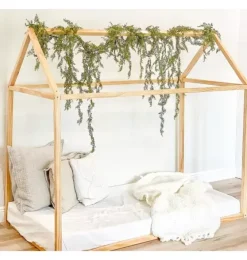 Montessori House Bed / Size Crib