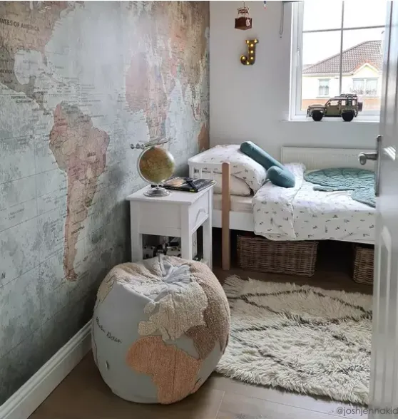 Pouf World Map